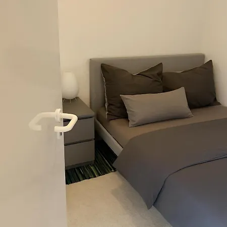 Ber, Quiet, Green, View, Near Terminal, Berlin Parking Lägenhet Schönefeld