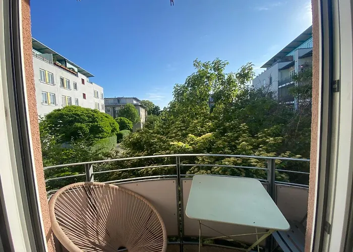 Daire Ber, Quiet, Green, View, Near Terminal, Berlin Parking