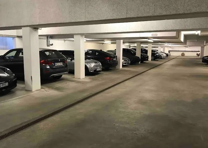 Daire Ber, Quiet, Green, View, Near Terminal, Berlin Parking *