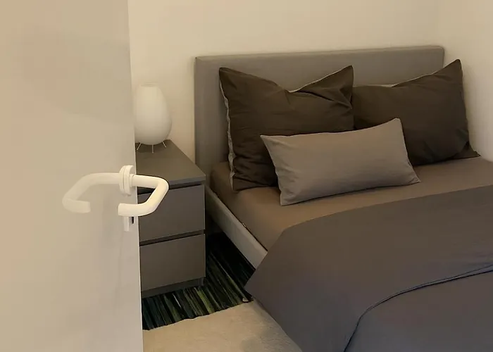 Ber, Quiet, Green, View, Near Terminal, Berlin Parking Daire Schönefeld